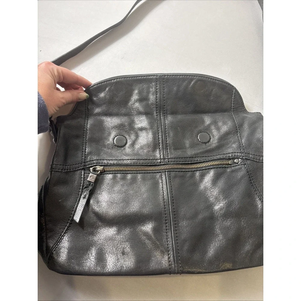 The Sak Black 100% Leather Purse Handbag Bag Magnetic Flap Foldover Soft